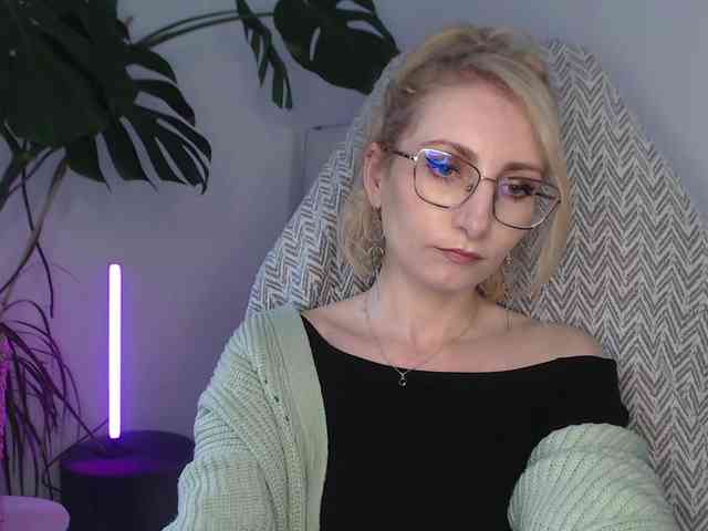 CinderellaMoon webcam