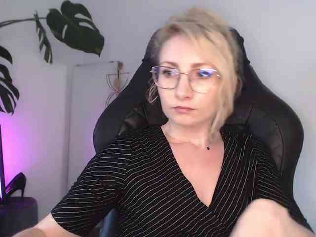 CinderellaMoon webcam