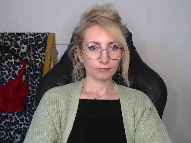 CinderellaMoon webcam