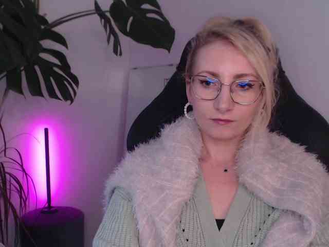 CinderellaMoon webcam