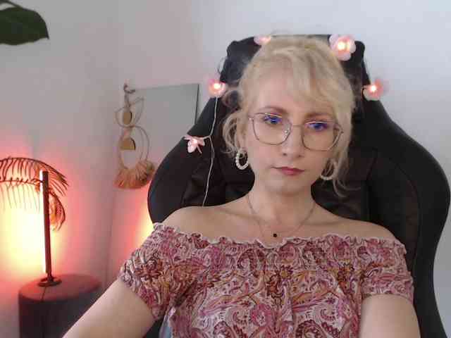 CinderellaMoon webcam