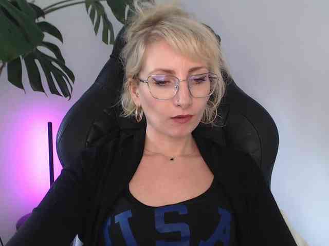 CinderellaMoon webcam