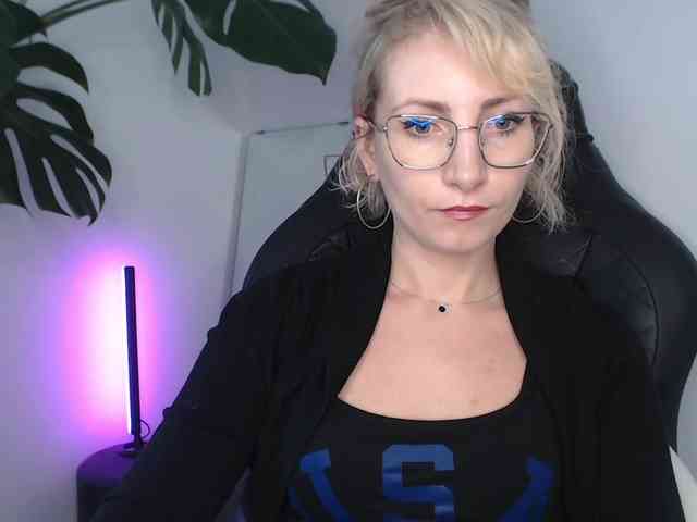 CinderellaMoon webcam