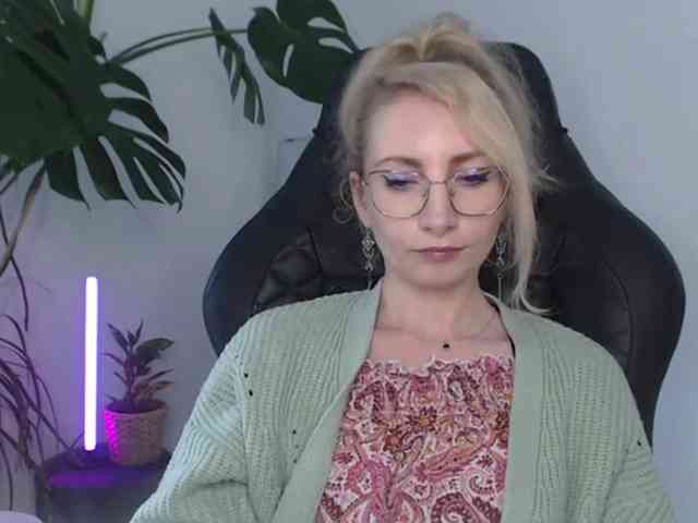 CinderellaMoon webcam