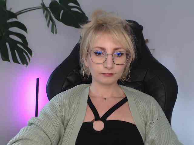 CinderellaMoon webcam