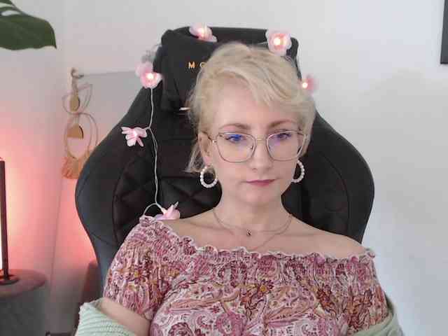 CinderellaMoon webcam