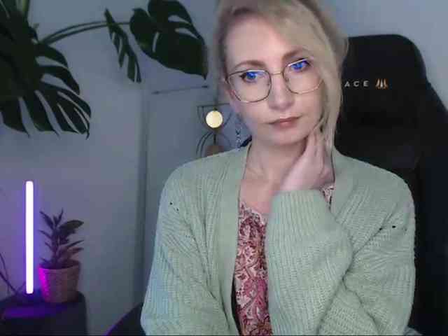 CinderellaMoon webcam