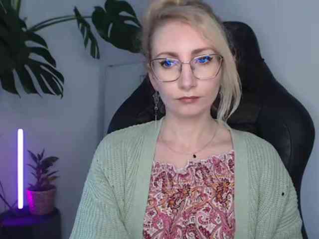 CinderellaMoon webcam