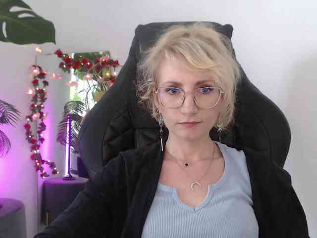 CinderellaMoon webcam