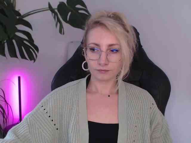 CinderellaMoon webcam