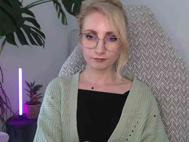 CinderellaMoon webcam