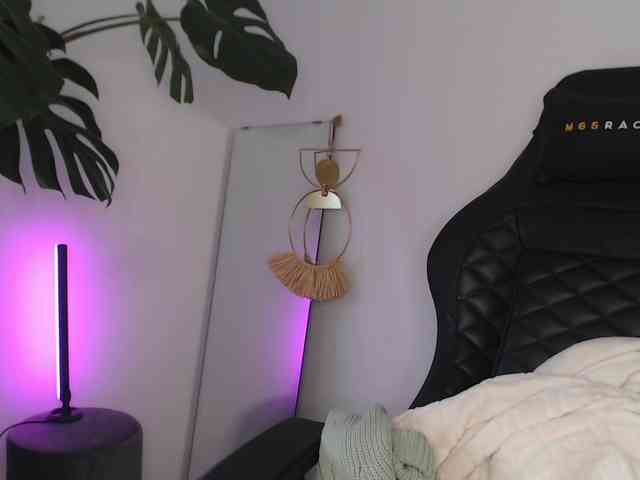 CinderellaMoon webcam