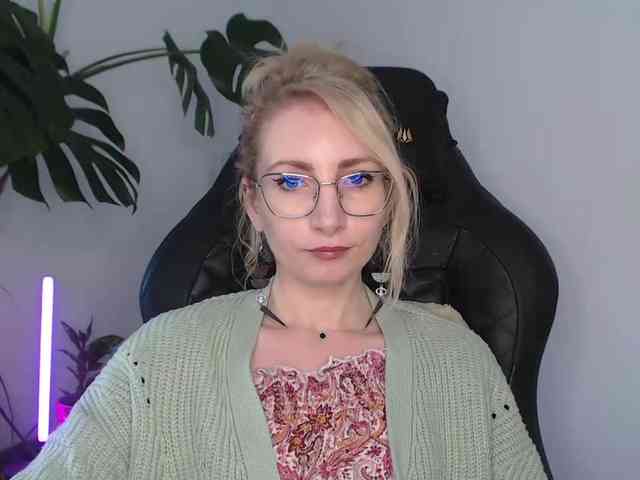 CinderellaMoon webcam