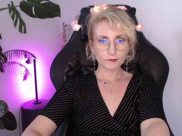 CinderellaMoon webcam