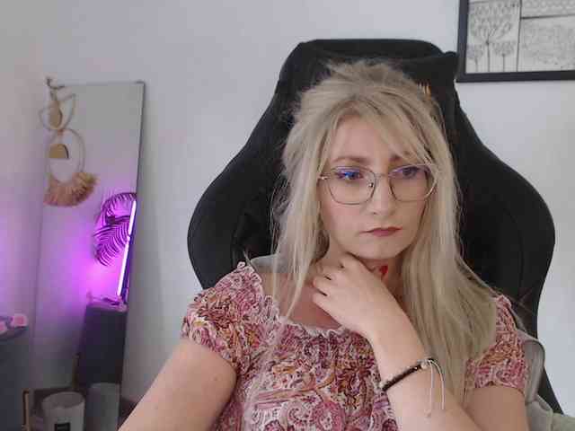 CinderellaMoon webcam