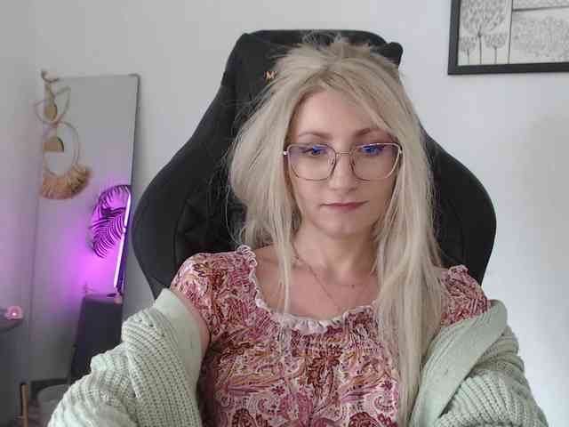 CinderellaMoon webcam
