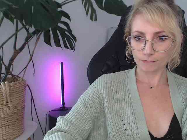 CinderellaMoon webcam