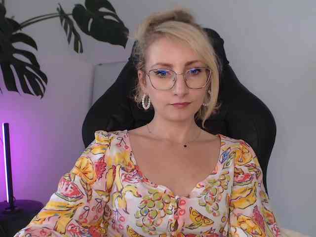 CinderellaMoon webcam
