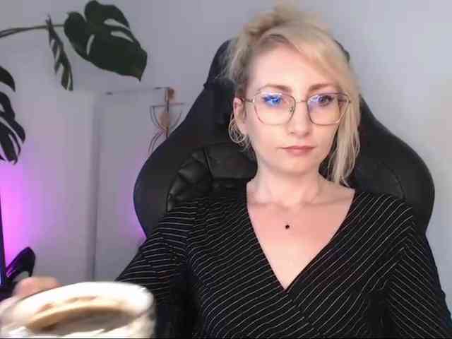 CinderellaMoon webcam