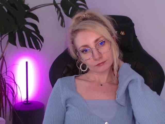CinderellaMoon webcam
