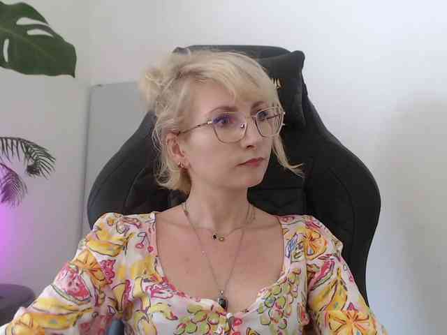CinderellaMoon webcam