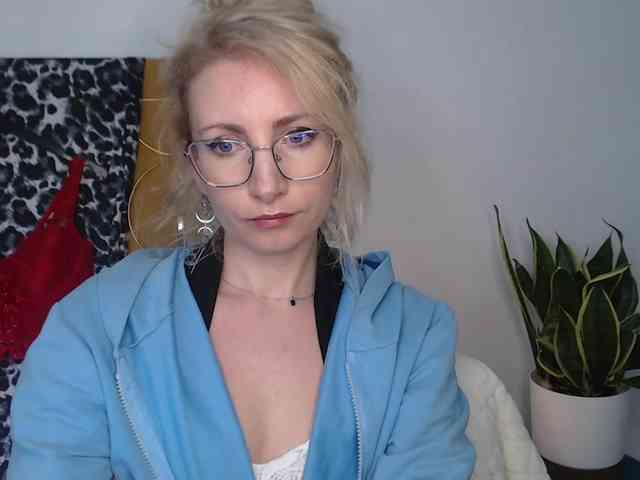 CinderellaMoon webcam