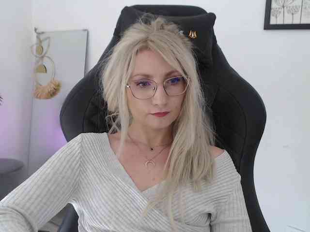 CinderellaMoon webcam