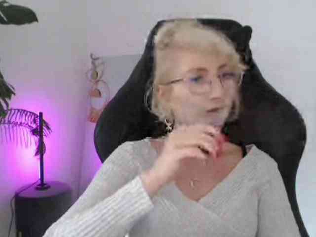 CinderellaMoon webcam