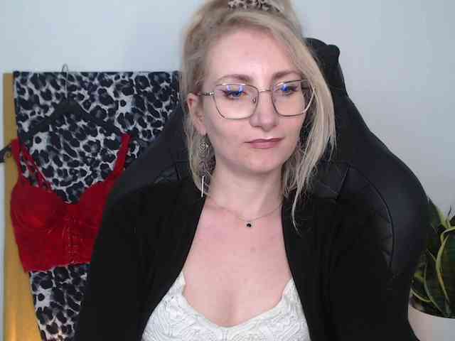 CinderellaMoon webcam