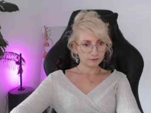 CinderellaMoon webcam