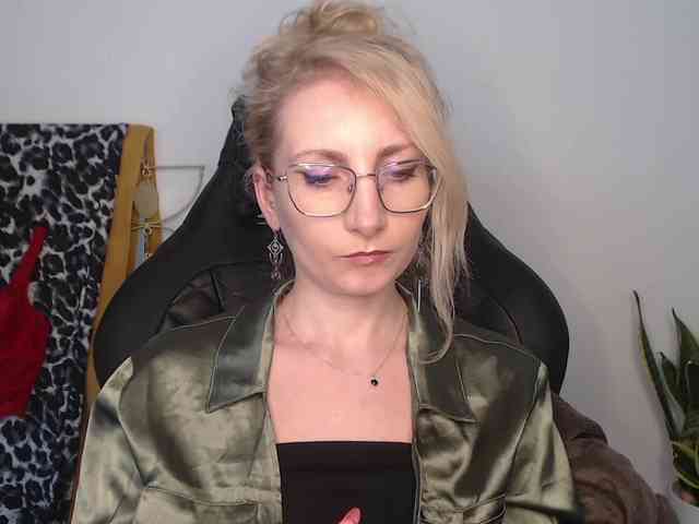 CinderellaMoon webcam