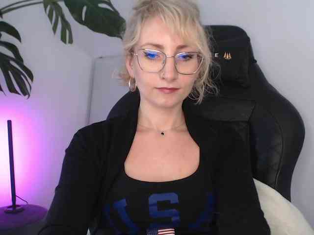 CinderellaMoon webcam