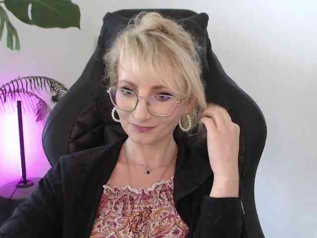 CinderellaMoon webcam