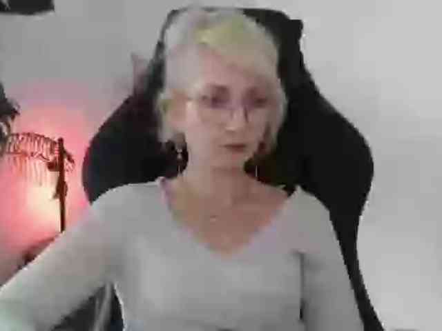 CinderellaMoon webcam