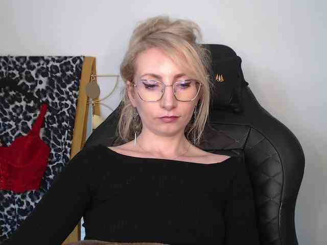 CinderellaMoon webcam