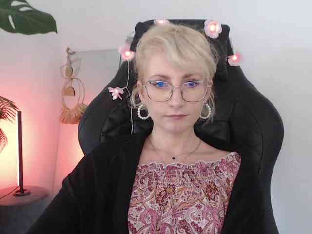 CinderellaMoon webcam