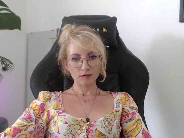 CinderellaMoon webcam