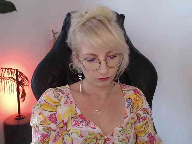 CinderellaMoon webcam