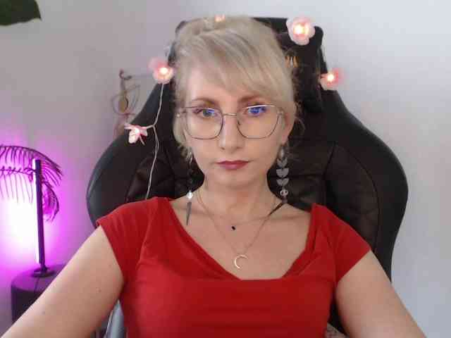 CinderellaMoon webcam