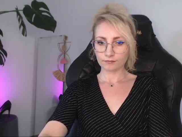 CinderellaMoon webcam