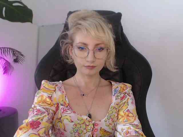 CinderellaMoon webcam