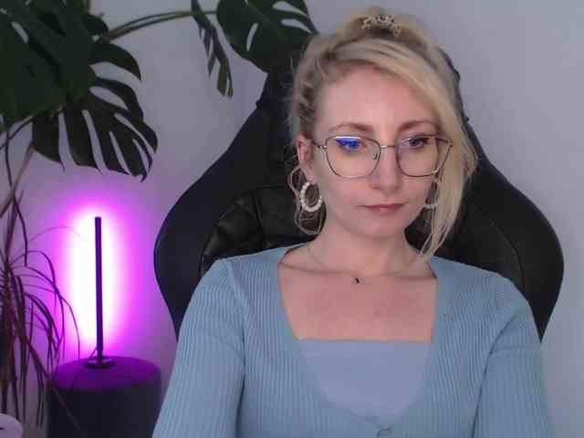 CinderellaMoon webcam