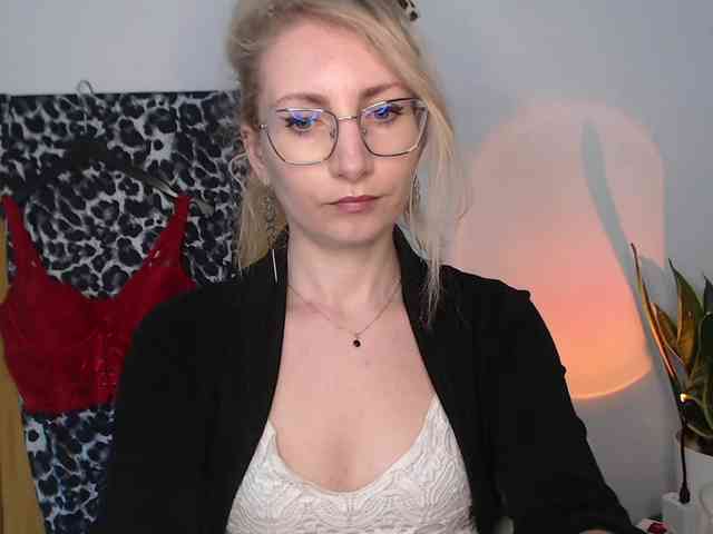 CinderellaMoon webcam