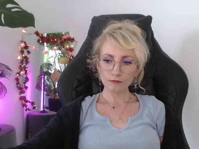 CinderellaMoon webcam