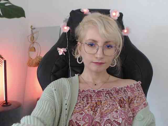 CinderellaMoon webcam