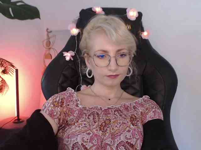 CinderellaMoon webcam