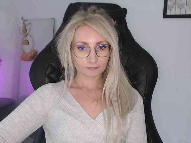 CinderellaMoon webcam