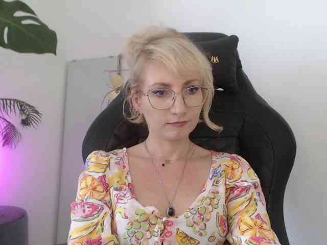 CinderellaMoon webcam