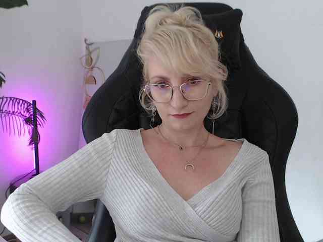 CinderellaMoon webcam
