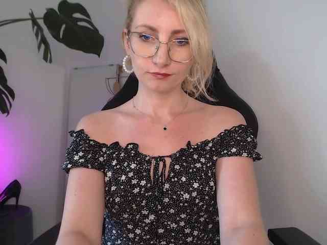 CinderellaMoon webcam